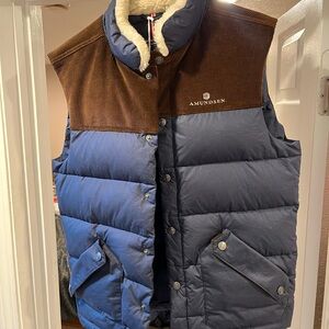 NWT Amundsen Men’s Groomer recycled down vest size Medium
